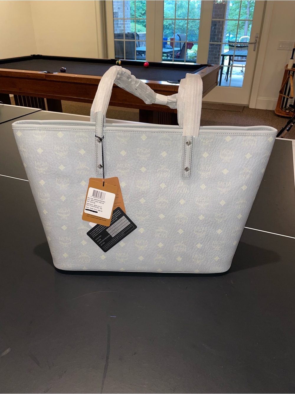 MCM Aren Leather Shoulder Tote Bag - Picture 2 of 9